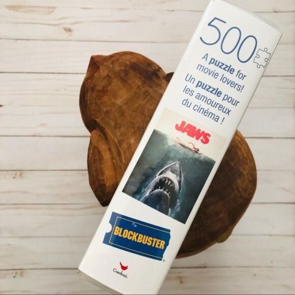 Jaws Movie Blockbuster 500pc Puzzle In Plastic VHS Case - Picture 4 of 5